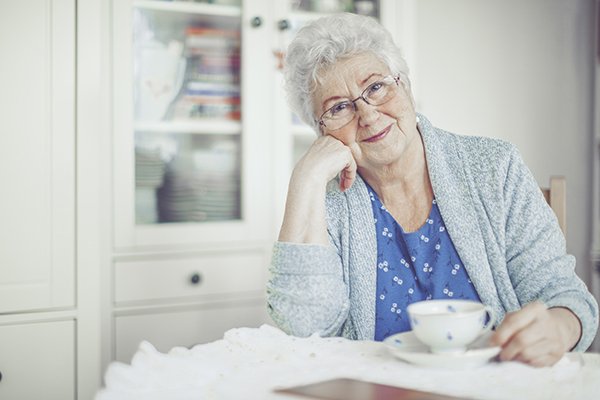 Home Care vs. Assisted Living: Which Option is Right for Your Senior Loved One?