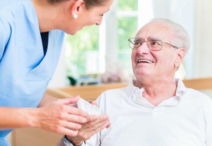 7 Ways In-Home Care Can Promote Senior Medication Compliance