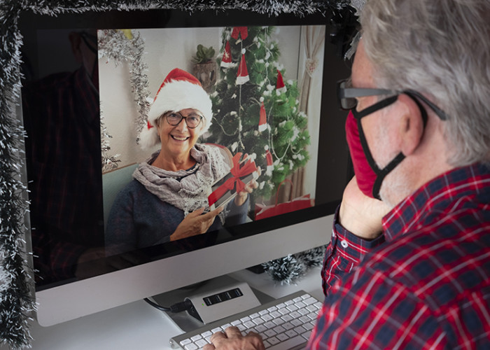 Celebrating the Holidays with Seniors During a Pandemic