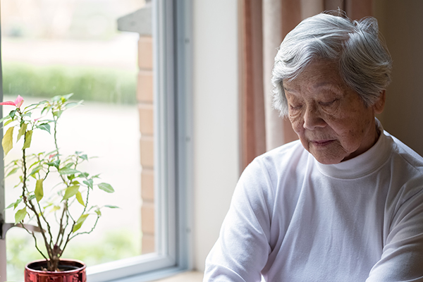 The Dangers of Senior Loneliness – and How to Help