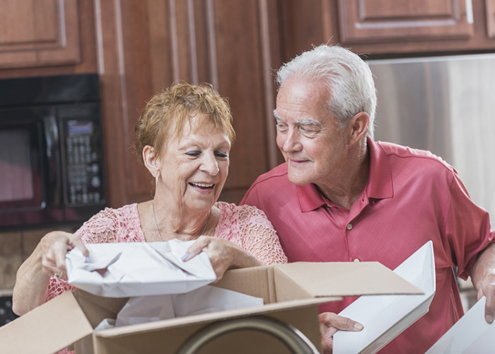 Helping Your Parents Downsize? Here’s What You Need to Know.