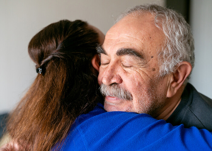 Why Alzheimer’s Caregivers Say They Need to Go It Alone – And Why It’s a Bad Idea
