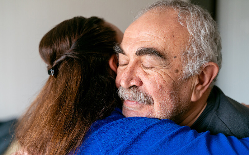 Why Alzheimer’s Caregivers Say They Need to Go It Alone – And Why It’s a Bad Idea