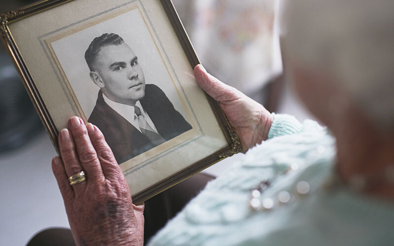 Broken Heart Syndrome: How to Help a Loved One Who Is Grieving